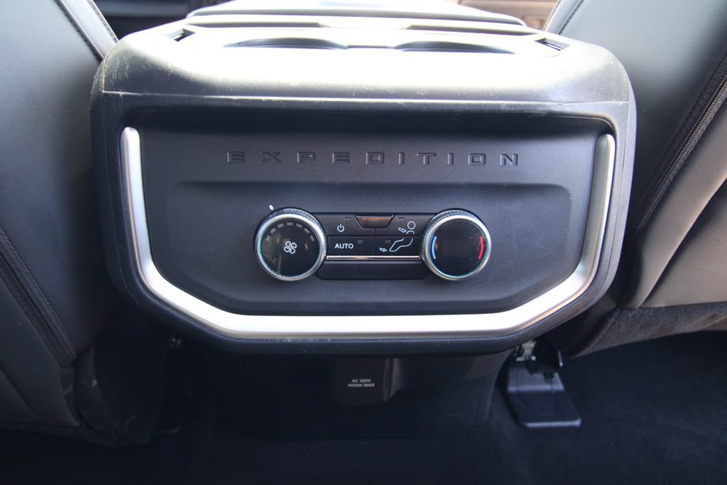 Used 2025 Ford Expedition Max Active AWD/4WD image 41
