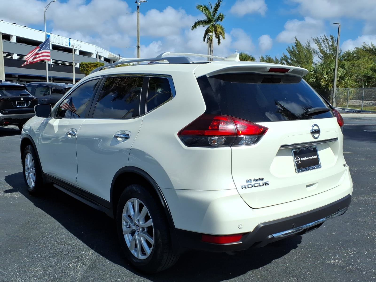 Used 2020 Nissan Rogue SV image 12