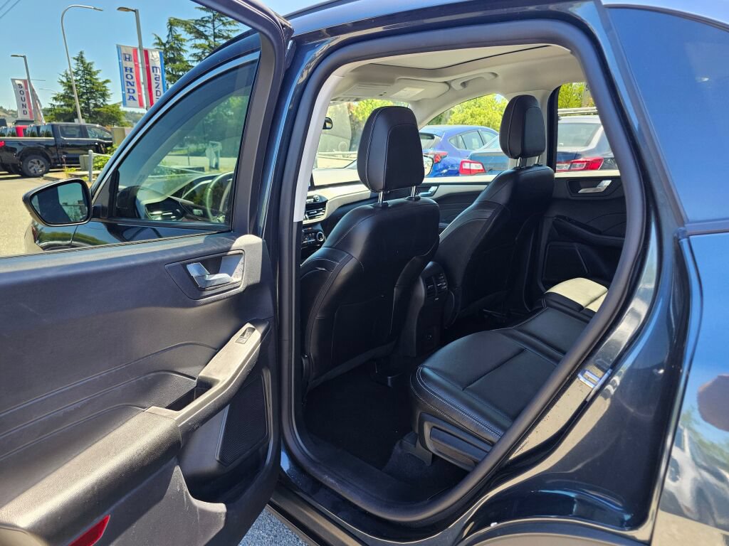 Used 2022 Ford Escape SEL FWD image 11