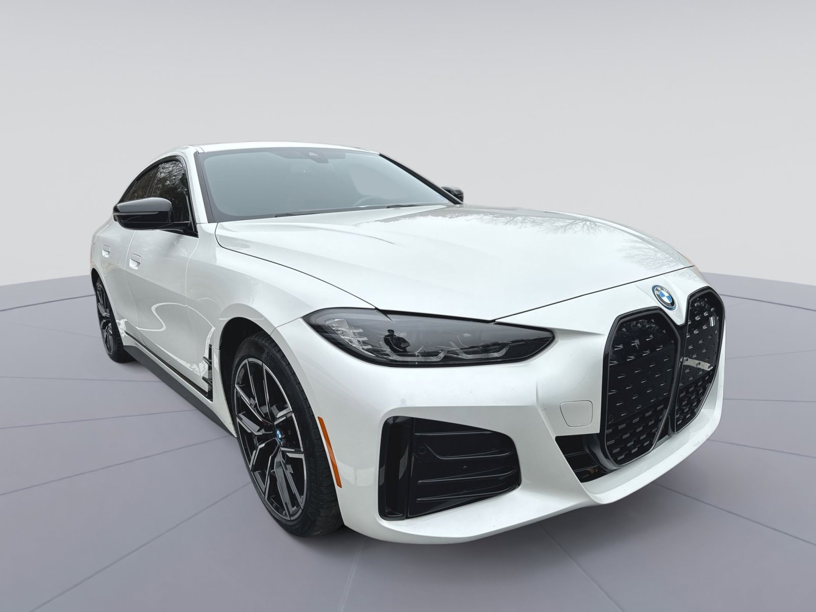 Used 2023 BMW i4 eDrive40 w/ M Sport Package image 3