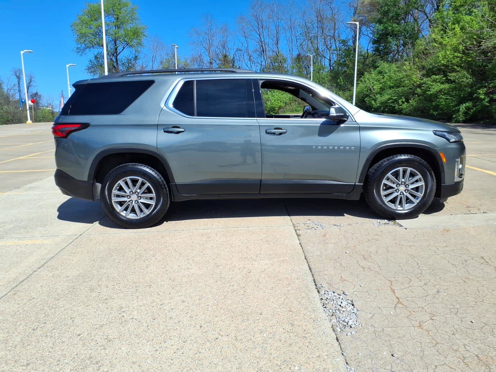 Used 2022 Chevrolet Traverse LT AWD/4WD image 6