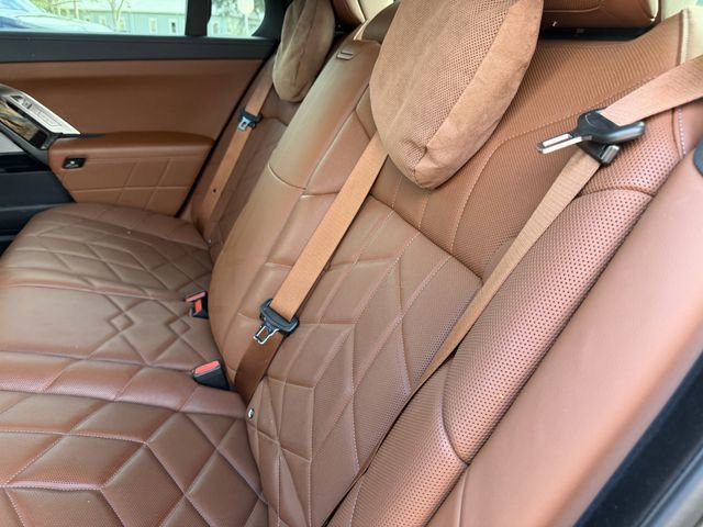 Certified 2024 BMW i7 xDrive60 w/ Premium Package image 15