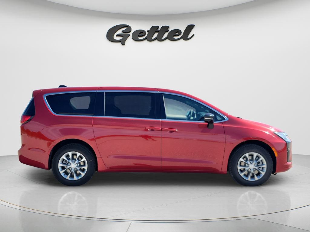 New 2027 Chrysler Pacifica Select AWD/4WD image 4