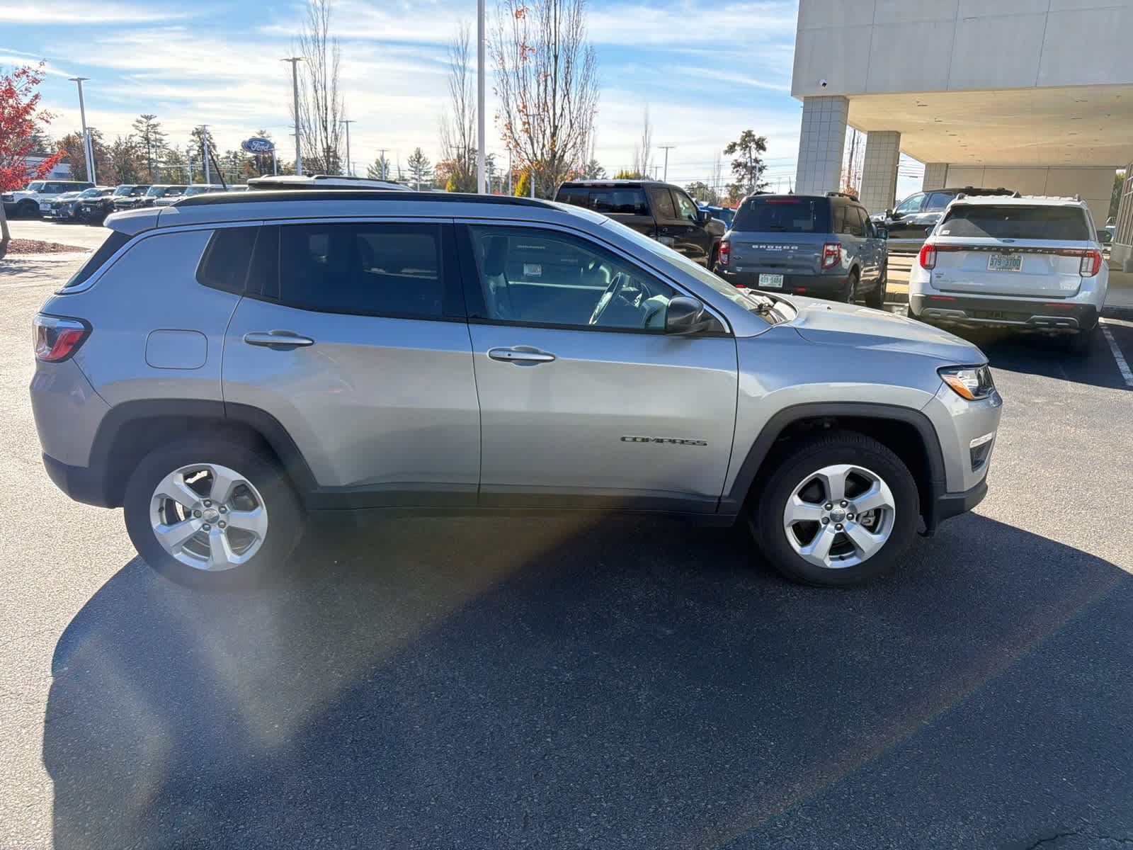 Used 2021 Jeep Compass Latitude w/ Convenience Group AWD/4WD image 7
