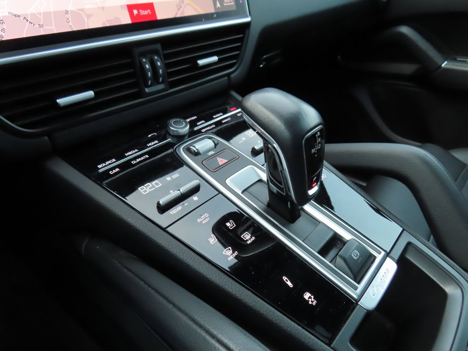 Used 2021 Porsche Cayenne Coupe image 26