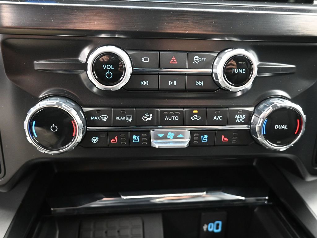 New 2026 Ford F350 Lariat image 40