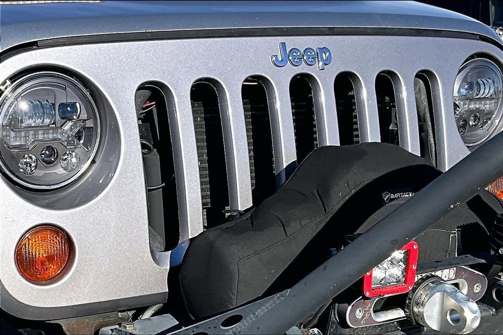 Used 2013 Jeep Wrangler Rubicon w/ PWR Convenience Group image 38