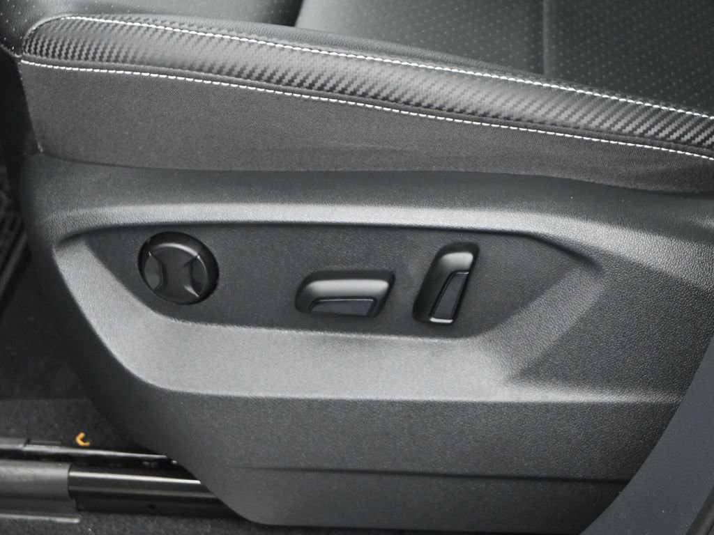 Used 2023 Volkswagen Atlas Cross Sport SE w/ Panoramic Sunroof Package image 10