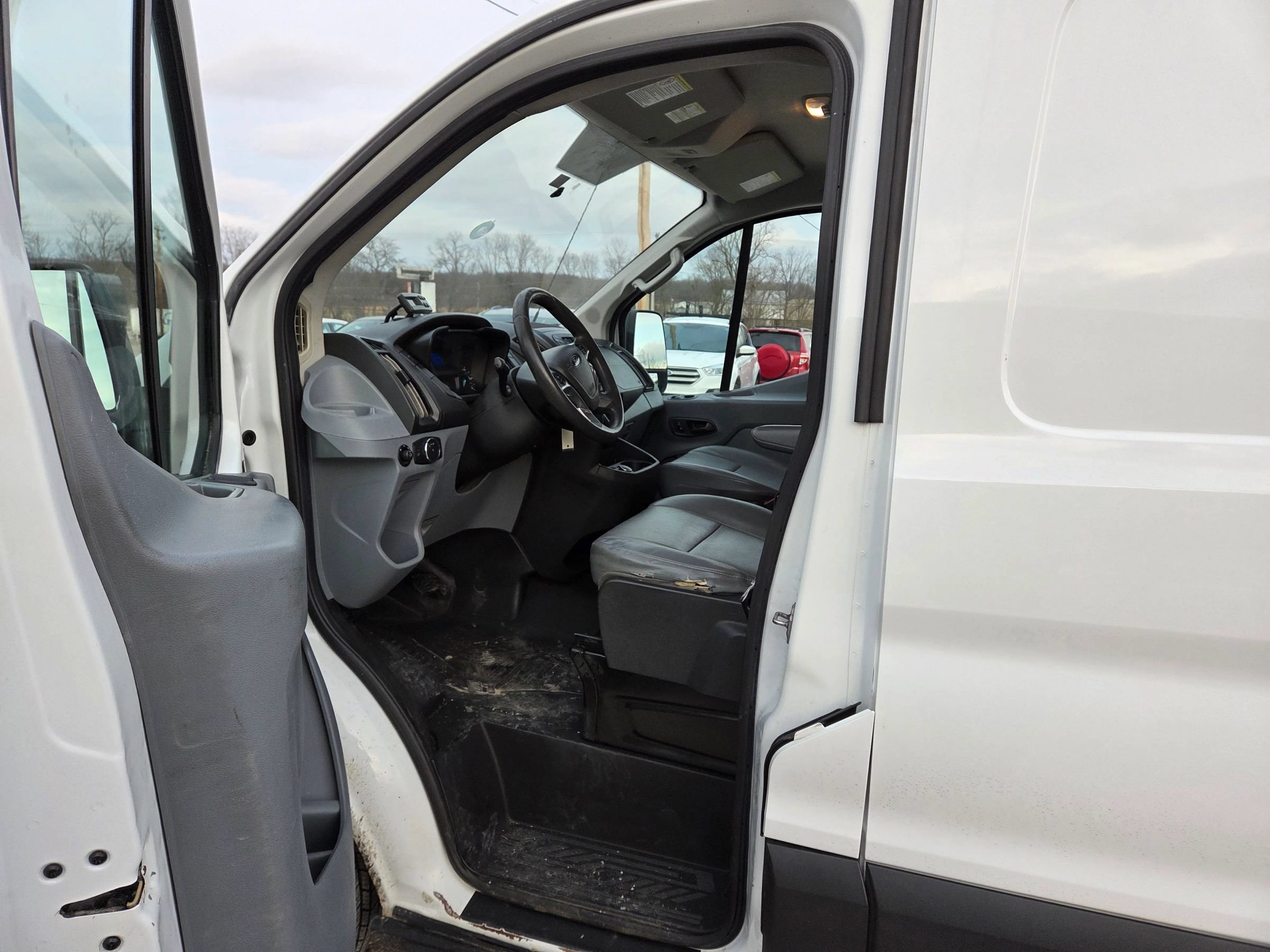Used 2019 Ford Transit 250 148 Low Roof RWD image 11