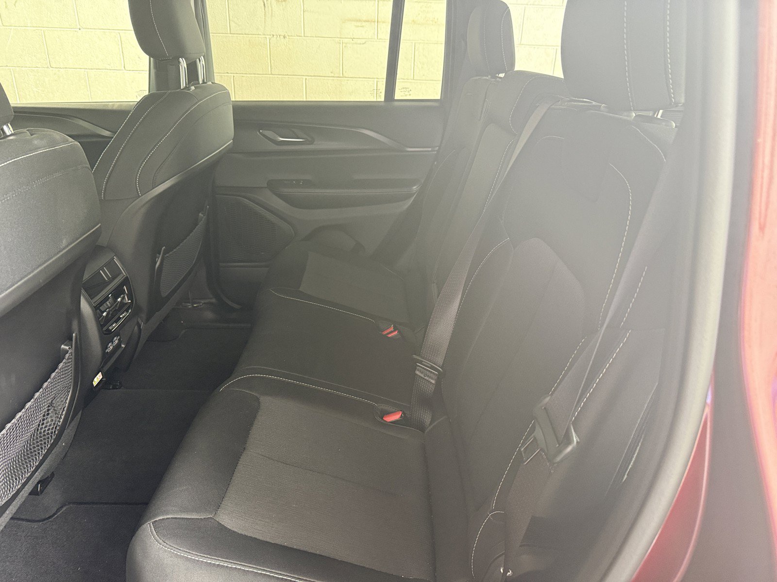 Used 2025 Jeep Grand Cherokee Laredo X w/ Luxury Tech Group I AWD/4WD image 25