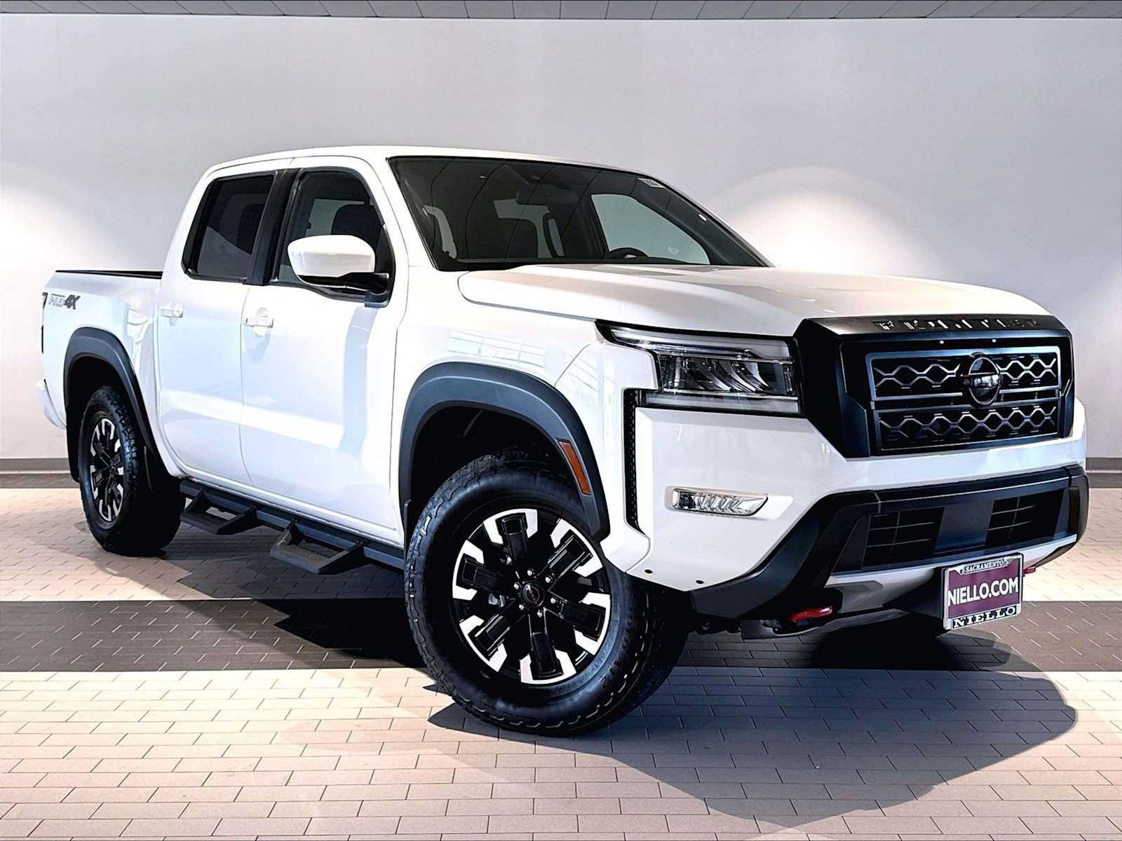 Used 2023 Nissan Frontier PRO-4X w/ Tow Package AWD/4WD image 12