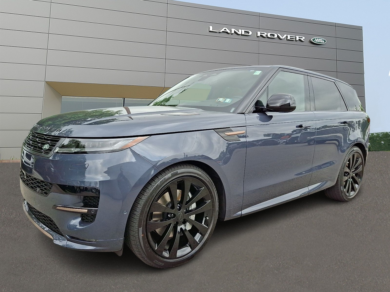 New 2026 Land Rover Range Rover Sport Dynamic SE