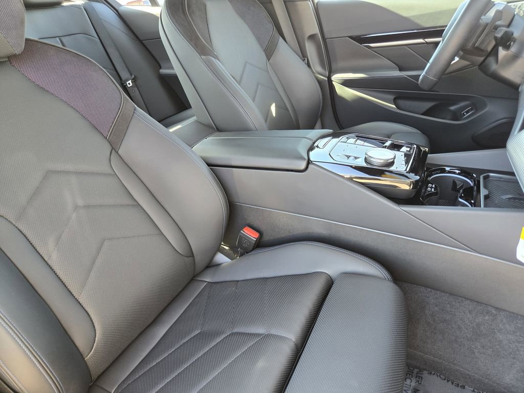 Certified 2025 BMW 530i xDrive w/ M Sport Package image 16