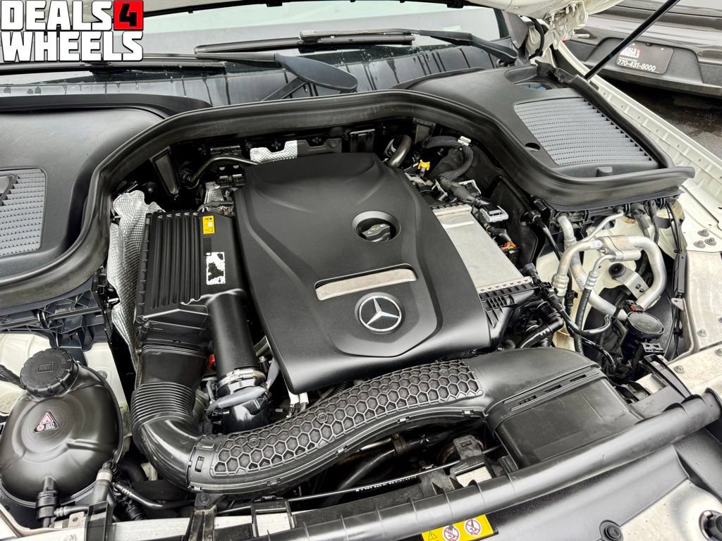 Used 2019 Mercedes-Benz GLC 300 4MATIC image 5