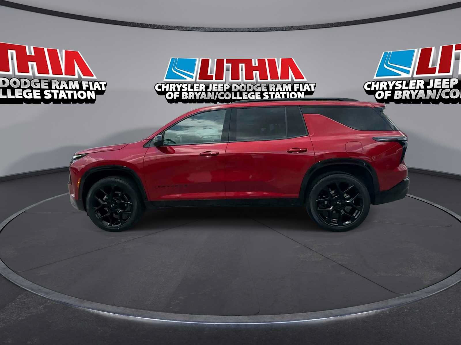 Used 2025 Chevrolet Traverse RS FWD image 5