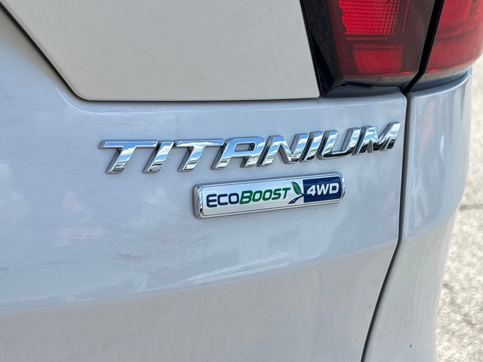 Used 2019 Ford Escape Titanium AWD/4WD image 6