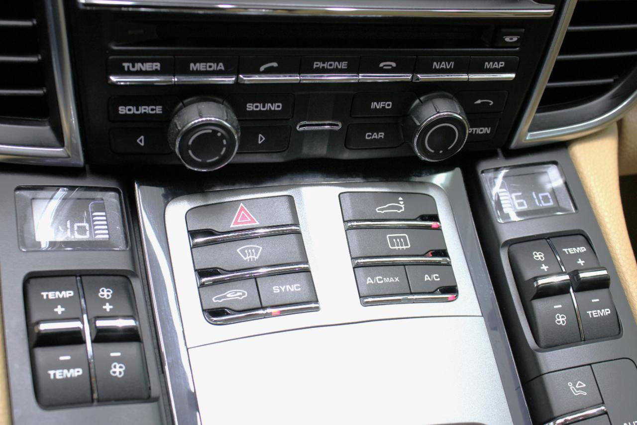 Used 2016 Porsche Panamera Edition image 67