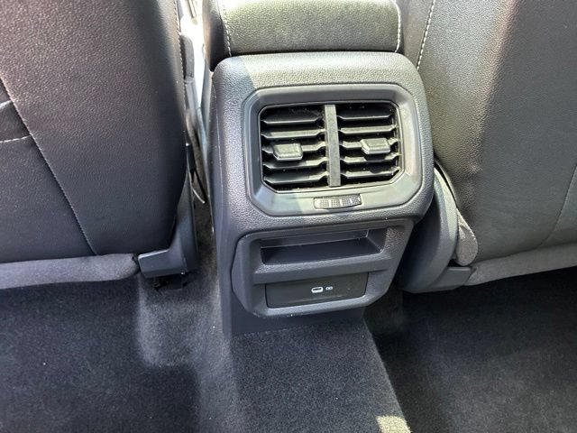 Used 2023 Volkswagen Taos SE w/ Panoramic Sunroof Package AWD/4WD image 16