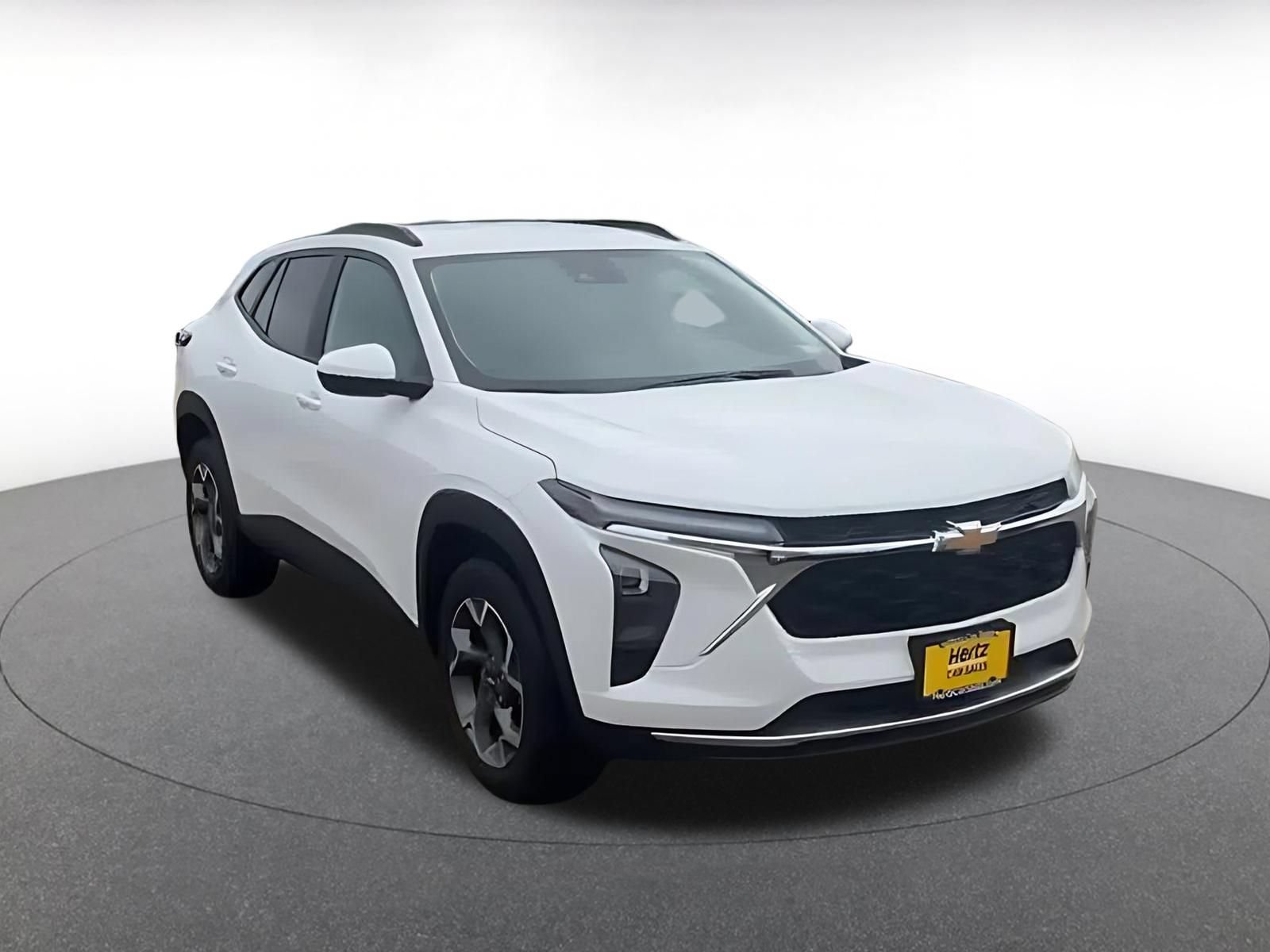 Used 2025 Chevrolet Trax LT FWD image 3