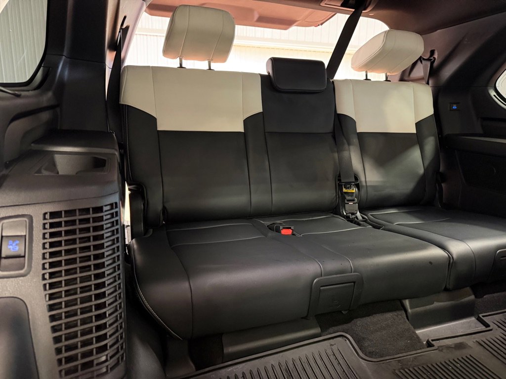 Used 2023 Toyota Sequoia Capstone AWD/4WD image 30