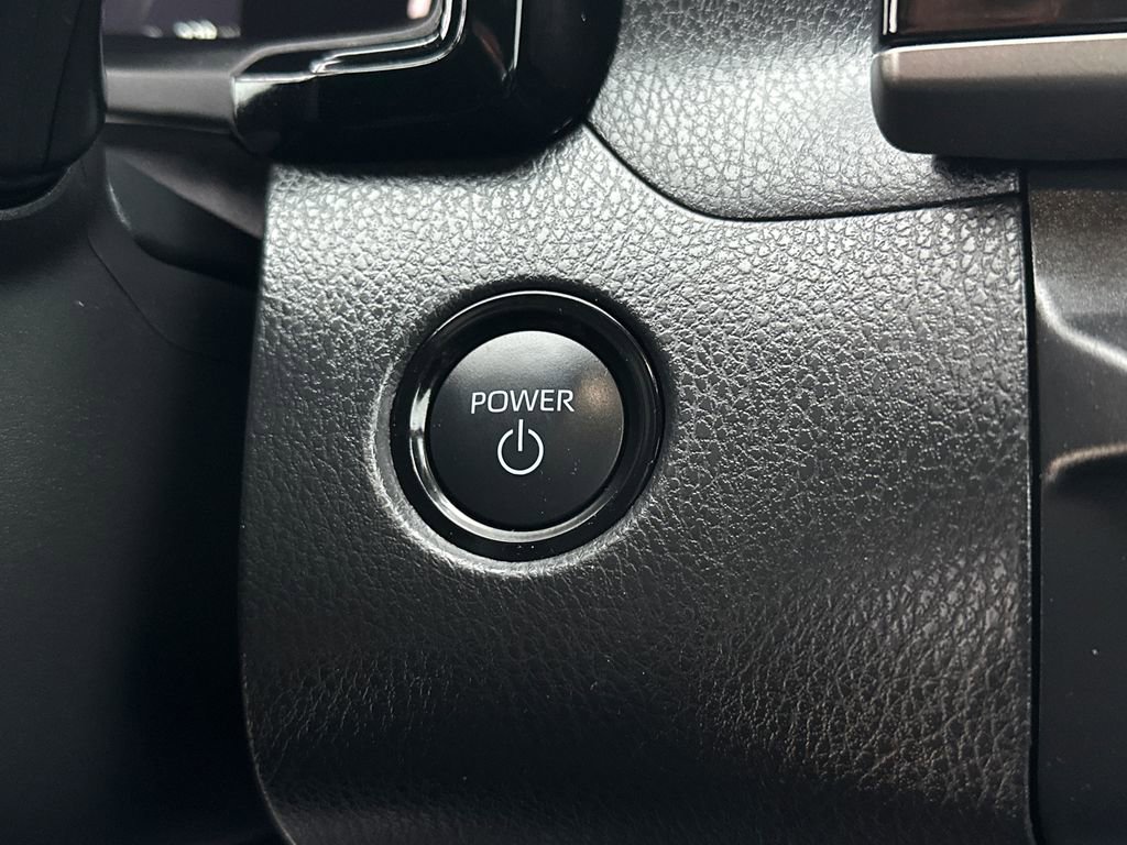 Certified 2025 Toyota Camry SE image 31