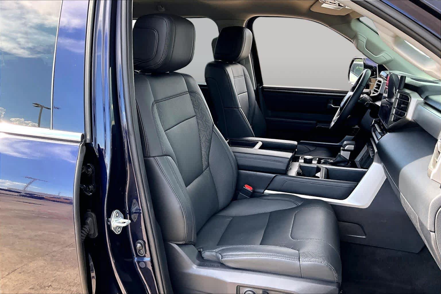 Used 2024 Toyota Tundra Limited w/ Power Package AWD/4WD image 9