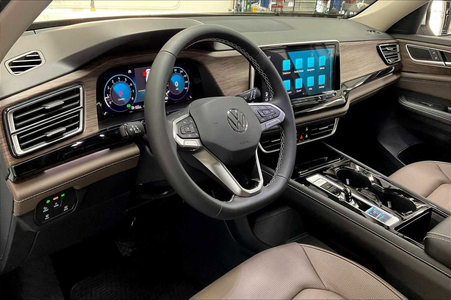 New 2025 Volkswagen Atlas SEL image 8