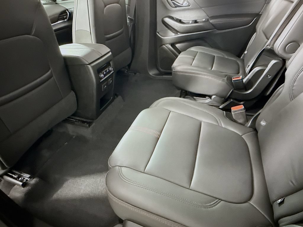 Used 2023 Chevrolet Traverse RS AWD/4WD image 36