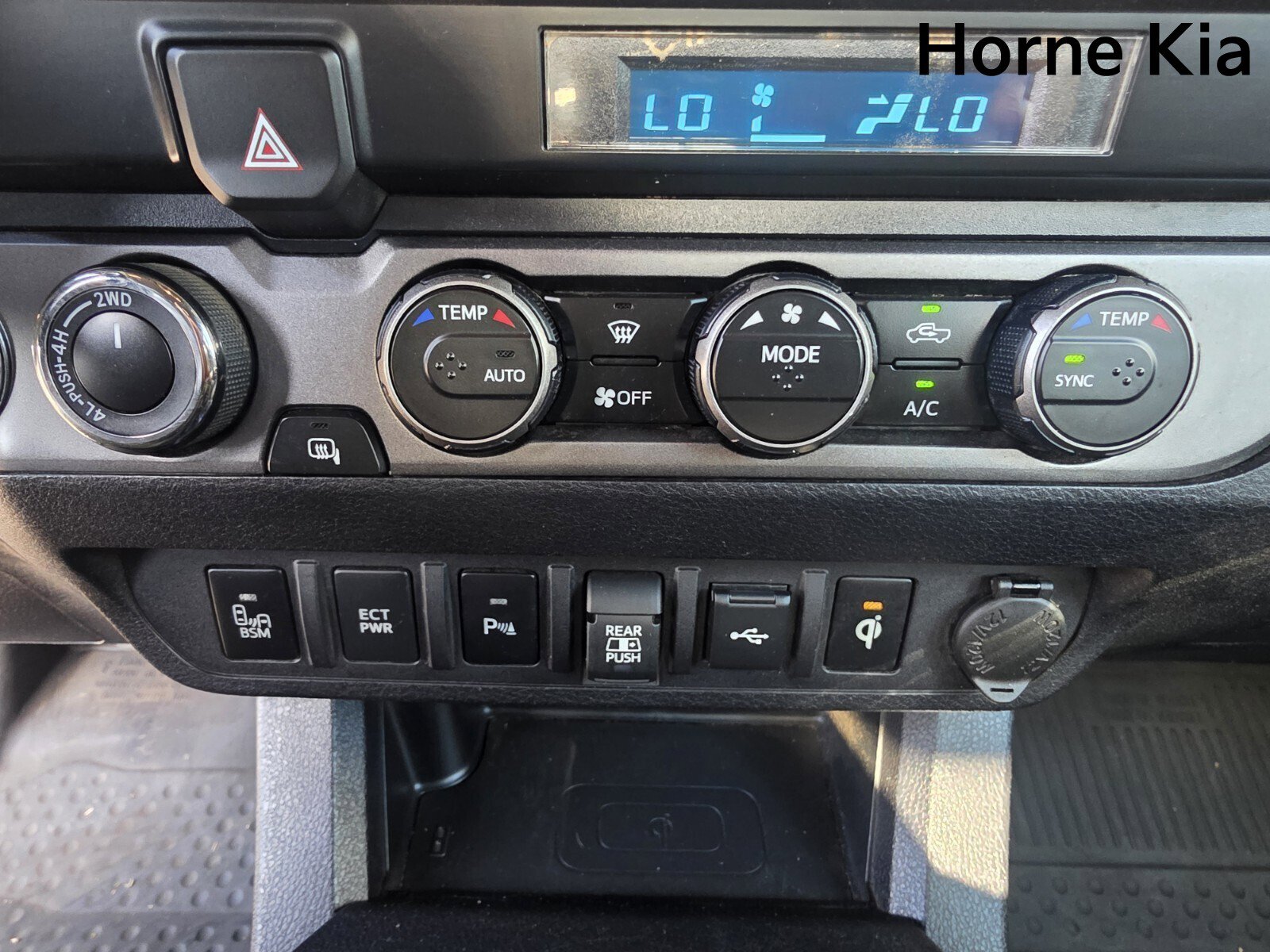 Used 2023 Toyota Tacoma TRD Sport image 19