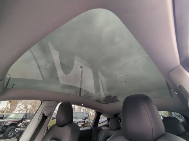 Used 2022 Tesla Model Y Performance image 27