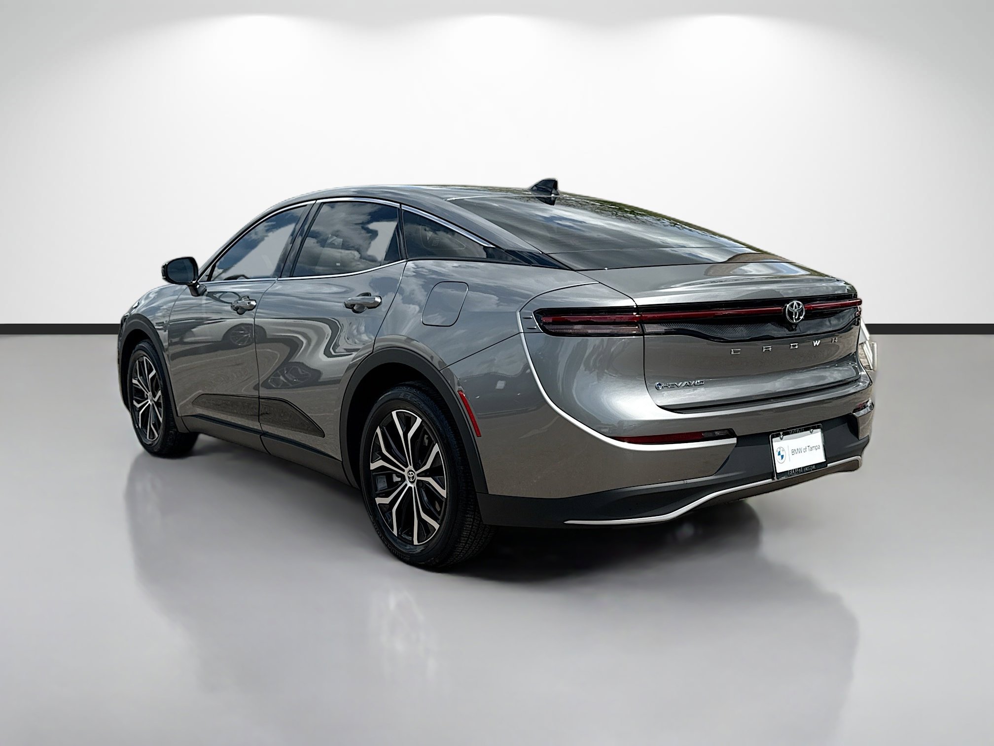 Used 2025 Toyota Crown XLE image 5