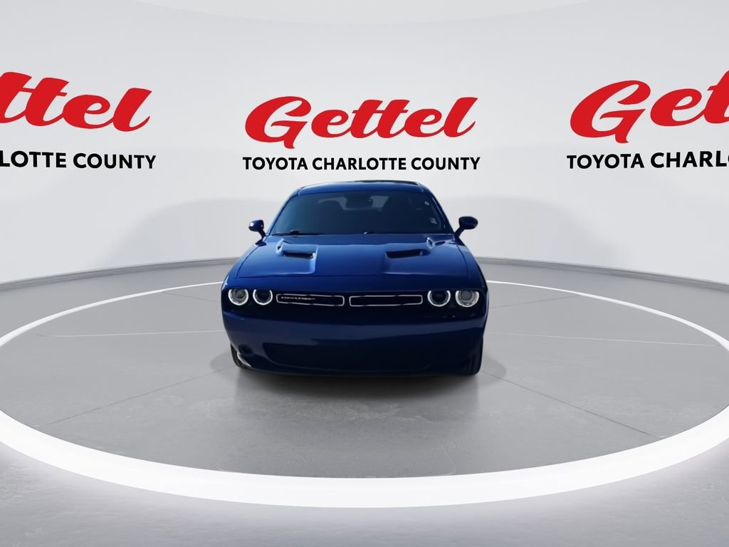 Used 2021 Dodge Challenger SXT image 3