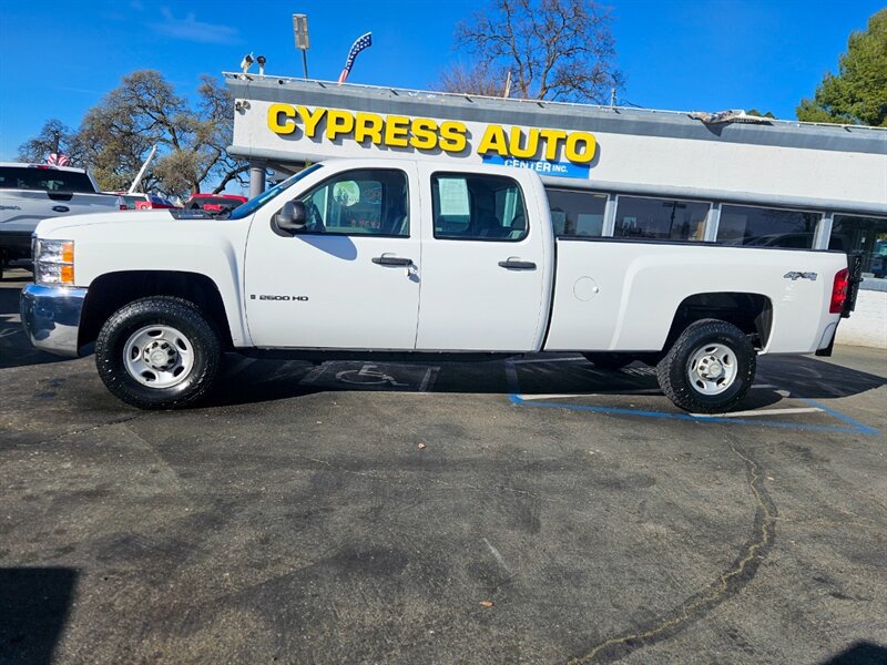 Used 2009 Chevrolet Silverado 2500 W/T AWD/4WD image 2