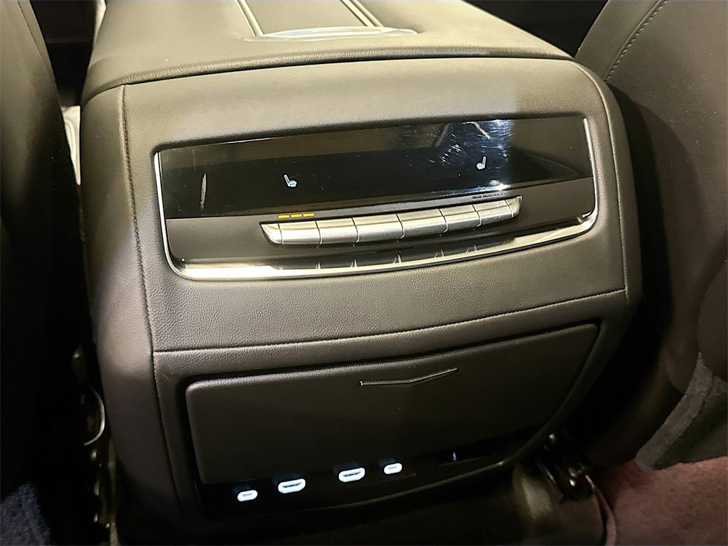 Used 2021 Cadillac Escalade Premium Luxury image 28