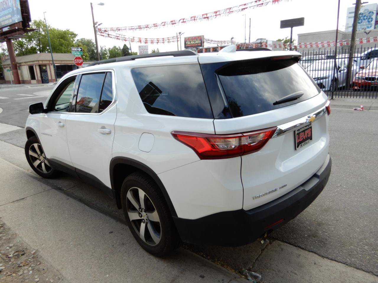 Used 2020 Chevrolet Traverse LT w/ LT Premium Package AWD/4WD image 7