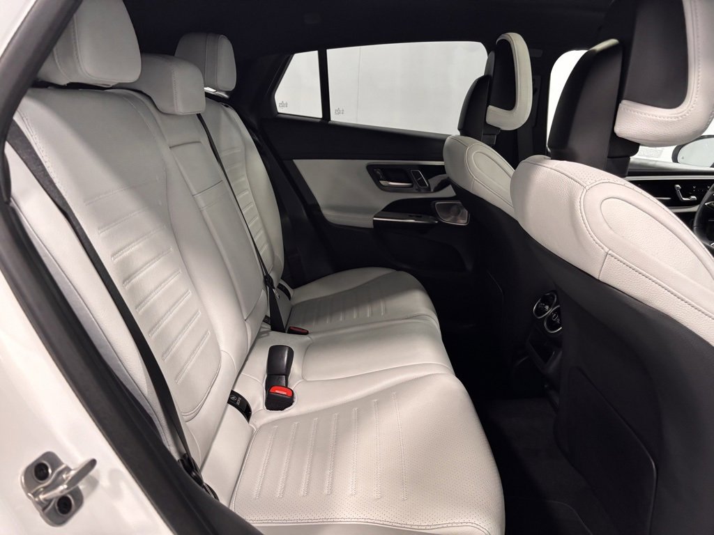 Used 2026 Mercedes-Benz GLC 300 4MATIC image 24