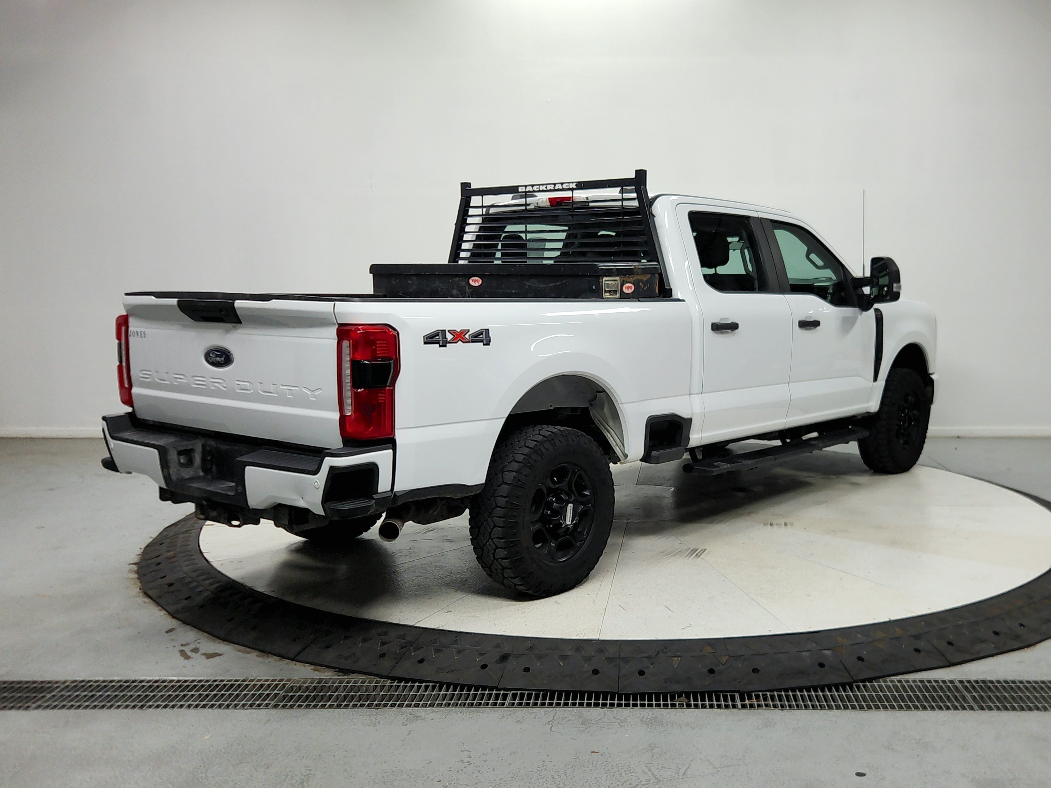 Used 2023 Ford F250 XL w/ STX Appearance Package AWD/4WD image 8