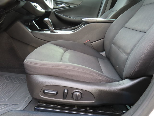 Used 2020 Chevrolet Malibu LT FWD image 15