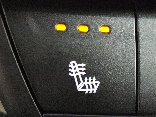 Used 2019 Cadillac XT4 Luxury w/ Cold Weather Package image 38