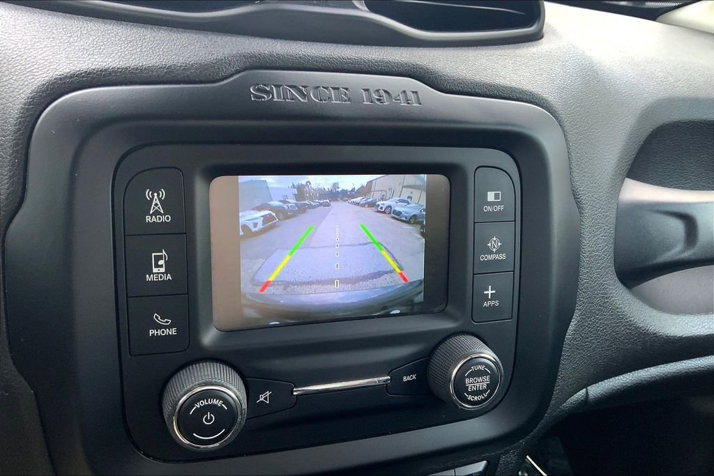 Used 2016 Jeep Renegade Limited image 28