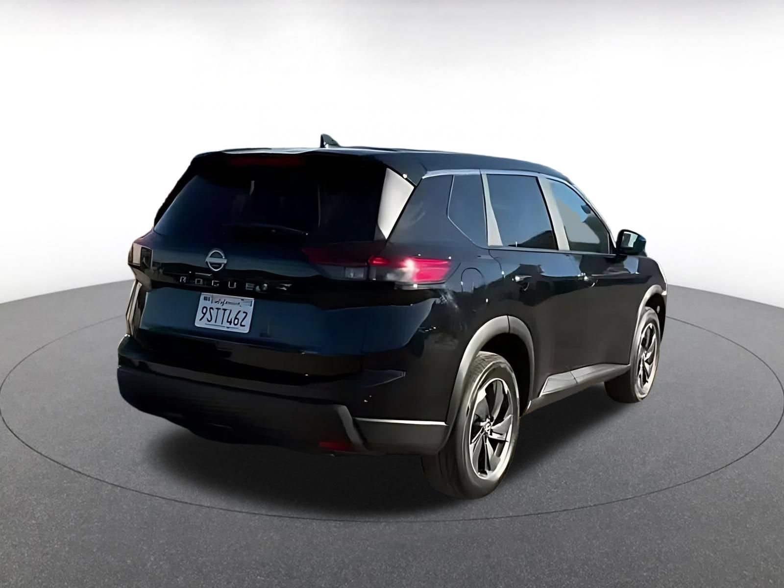 Used 2025 Nissan Rogue SV FWD image 12