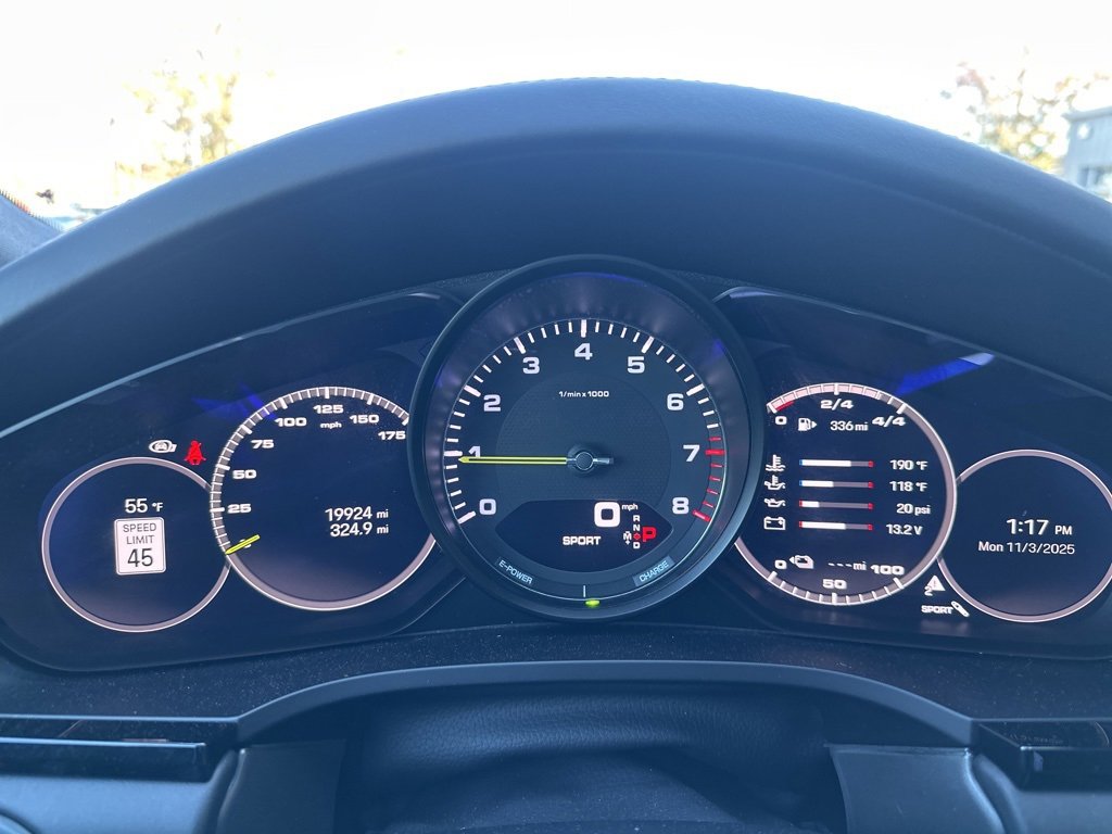 Certified 2023 Porsche Cayenne Platinum Edition image 13