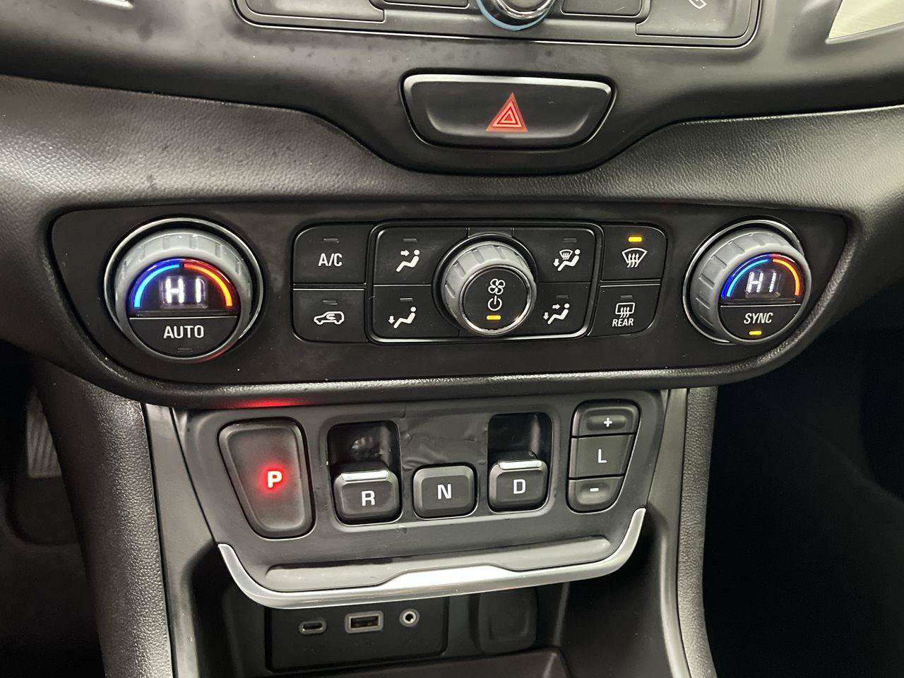 Certified 2018 GMC Terrain SLE w/ Driver Convenience Package FWD image 21
