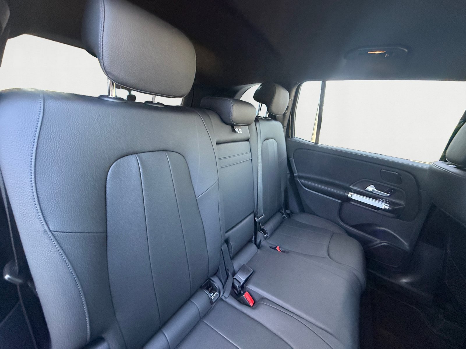 Certified 2025 Mercedes-Benz GLB 250 image 18