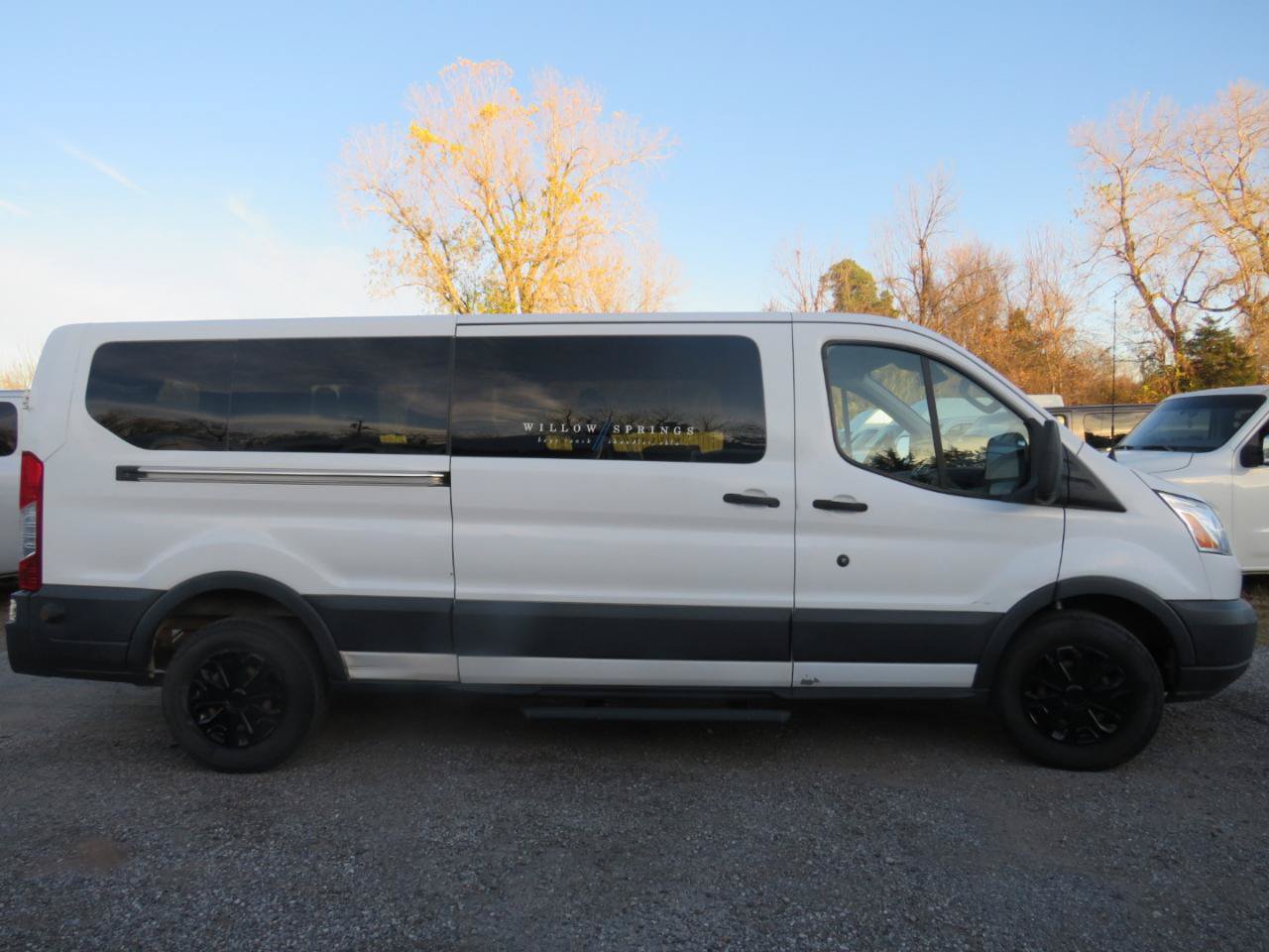 Used 2017 Ford Transit 350 XLT RWD image 3