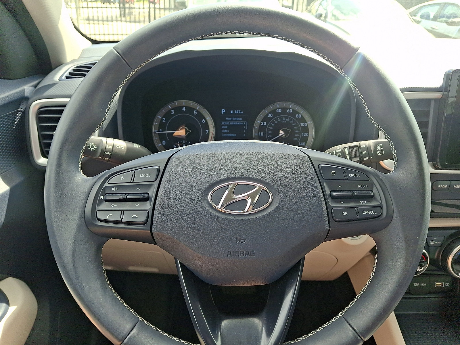 Certified 2022 Hyundai Venue Limited w/ Cargo Package image 19