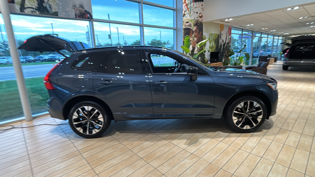 New 2027 Volvo XC60 B5 Plus AWD/4WD image 26