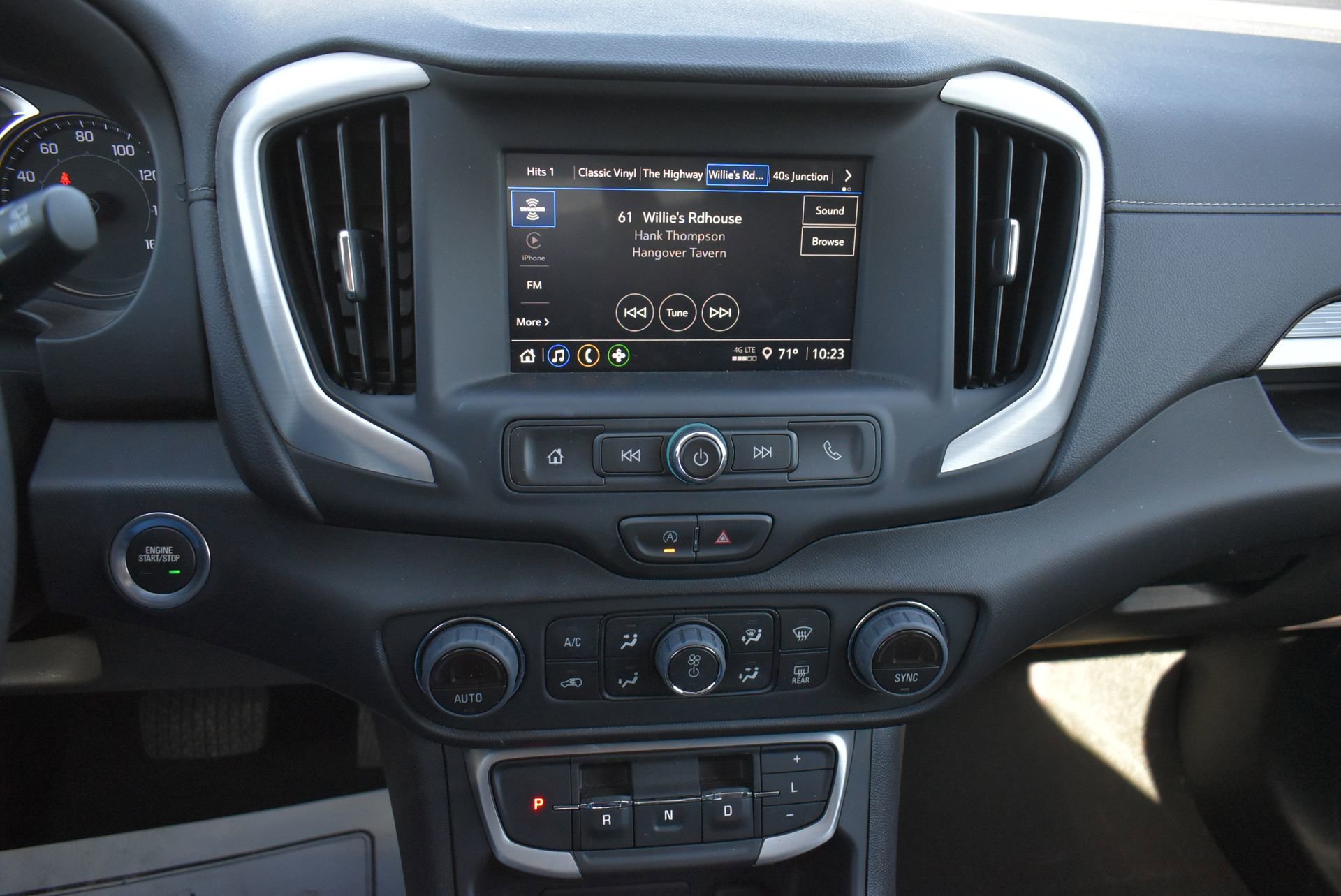Used 2023 GMC Terrain SLE w/ Driver Convenience Package FWD image 27