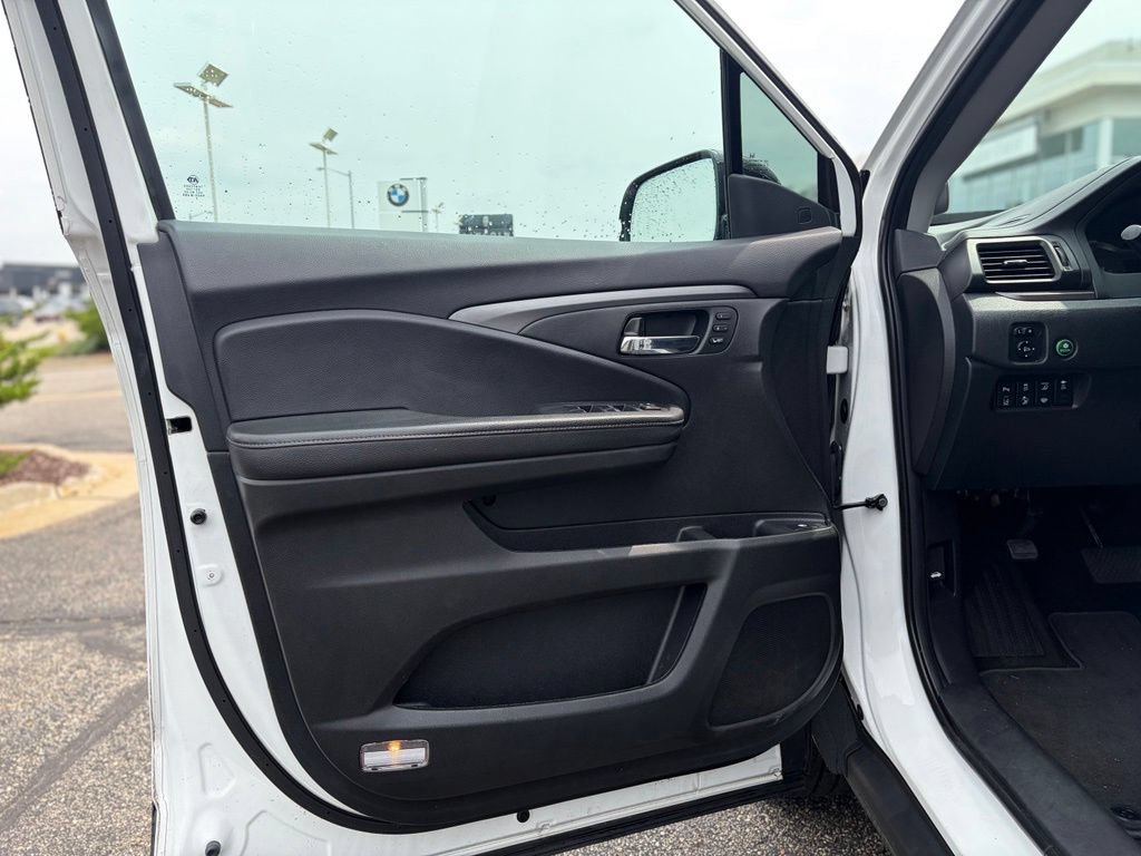 Used 2023 Honda Ridgeline RTL-E image 16