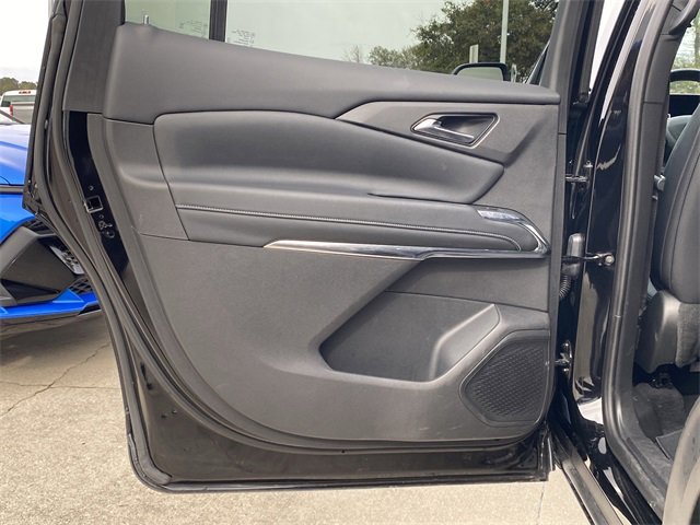 Certified 2025 Chevrolet Traverse LT image 38